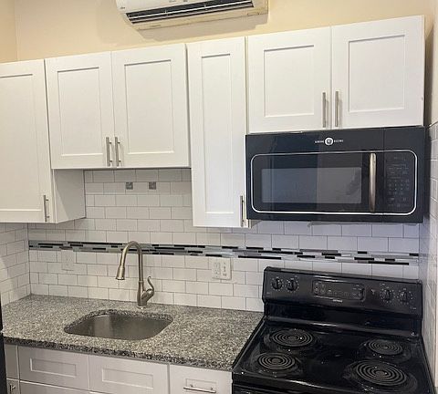 2nd image of 467 W Queen Ln #C