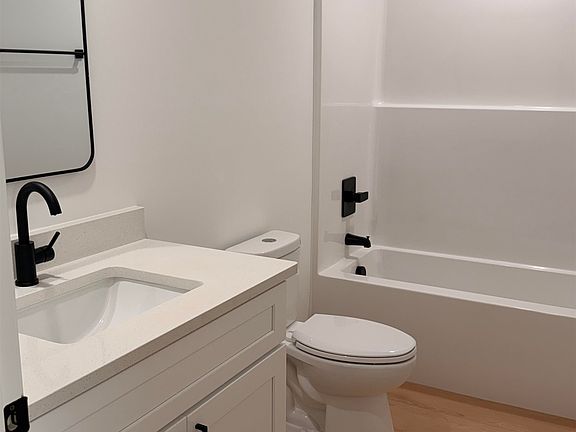 5th image of 113 Skyview Dr