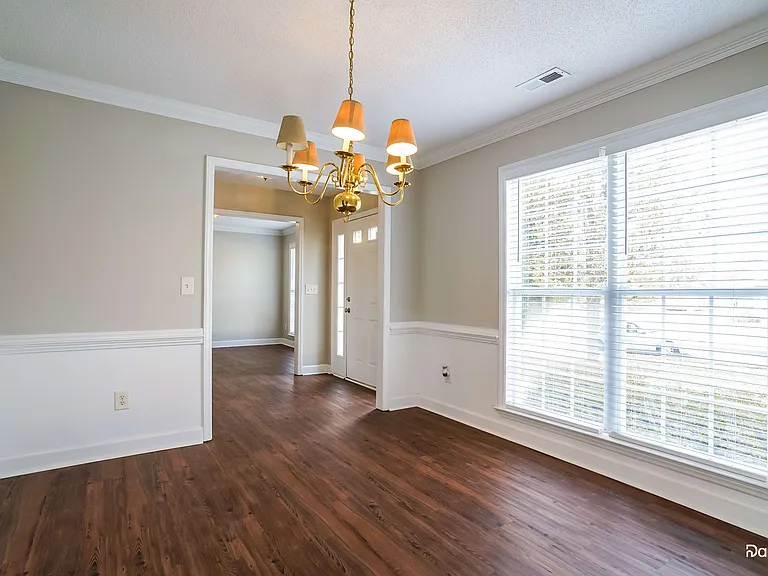 301 Tarheel Ln — Photo 7