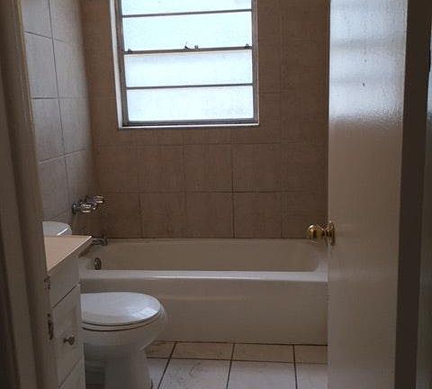 2nd image of 1406 College Park Ct