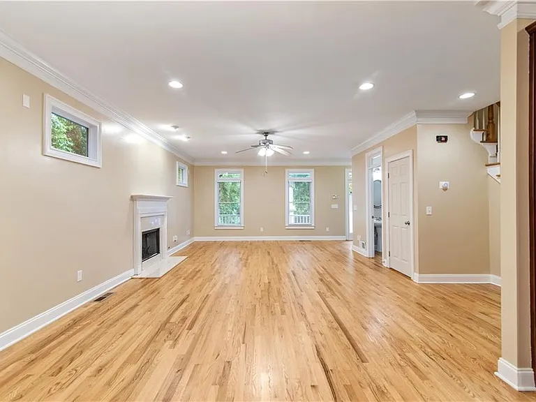 1199 Foster Pl NW — Photo 5