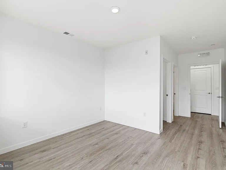 915 N Broad St #601 — Photo 8