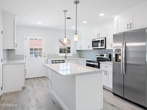 32B Yorkshire Court, Manchester, NJ 08759