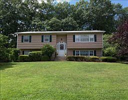 1st image of 6 Arbor Ln