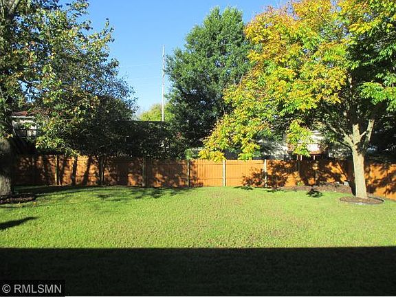 2nd image of 533 Roosevelt Ct