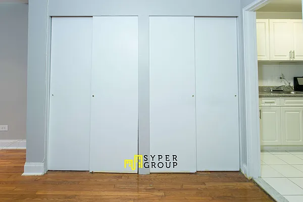 Rented by Evergreen Apartments BK | media 18