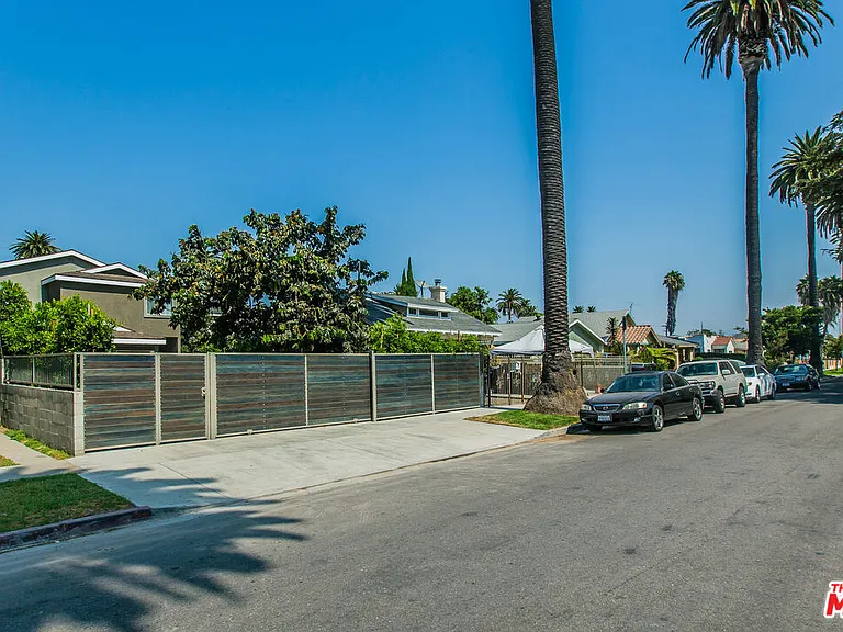 2741 S Palm Grove Ave — Photo 33