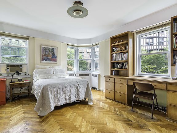4th image of 120 Cabrini Blvd APT 24