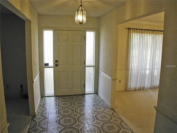 2nd image of 505 N Sweetwater Blvd