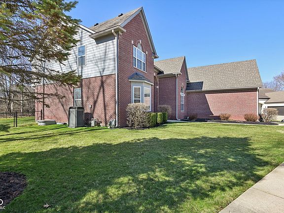 3rd image of 8549 Plantain Ct