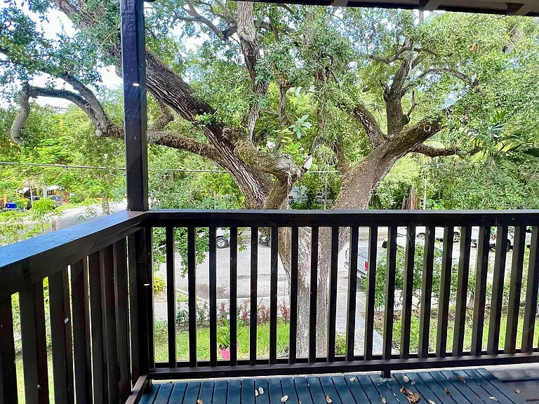 6030 N Bayshore Dr #3 — Photo 10