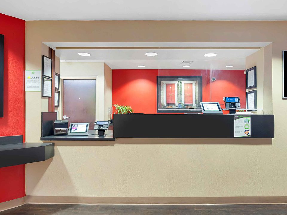 Lobby and Guest Check-in