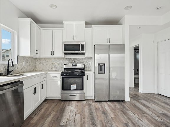 3rd image of 2518 Malabar St