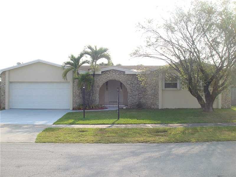 1st image of 20201 SW 92nd Ave