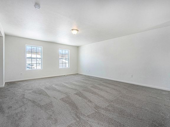 3rd image of 15497 Buck Hollow Dr NE