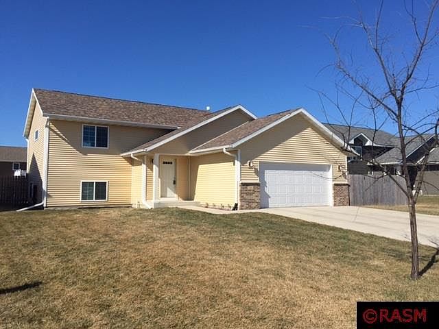 1st image of 140 Flagstone Ln