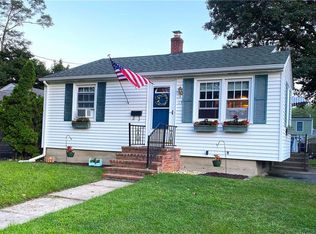 15 Muriel St, Cranston, RI 02910