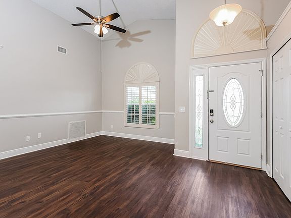 4th image of 478 Valencia Place Cir