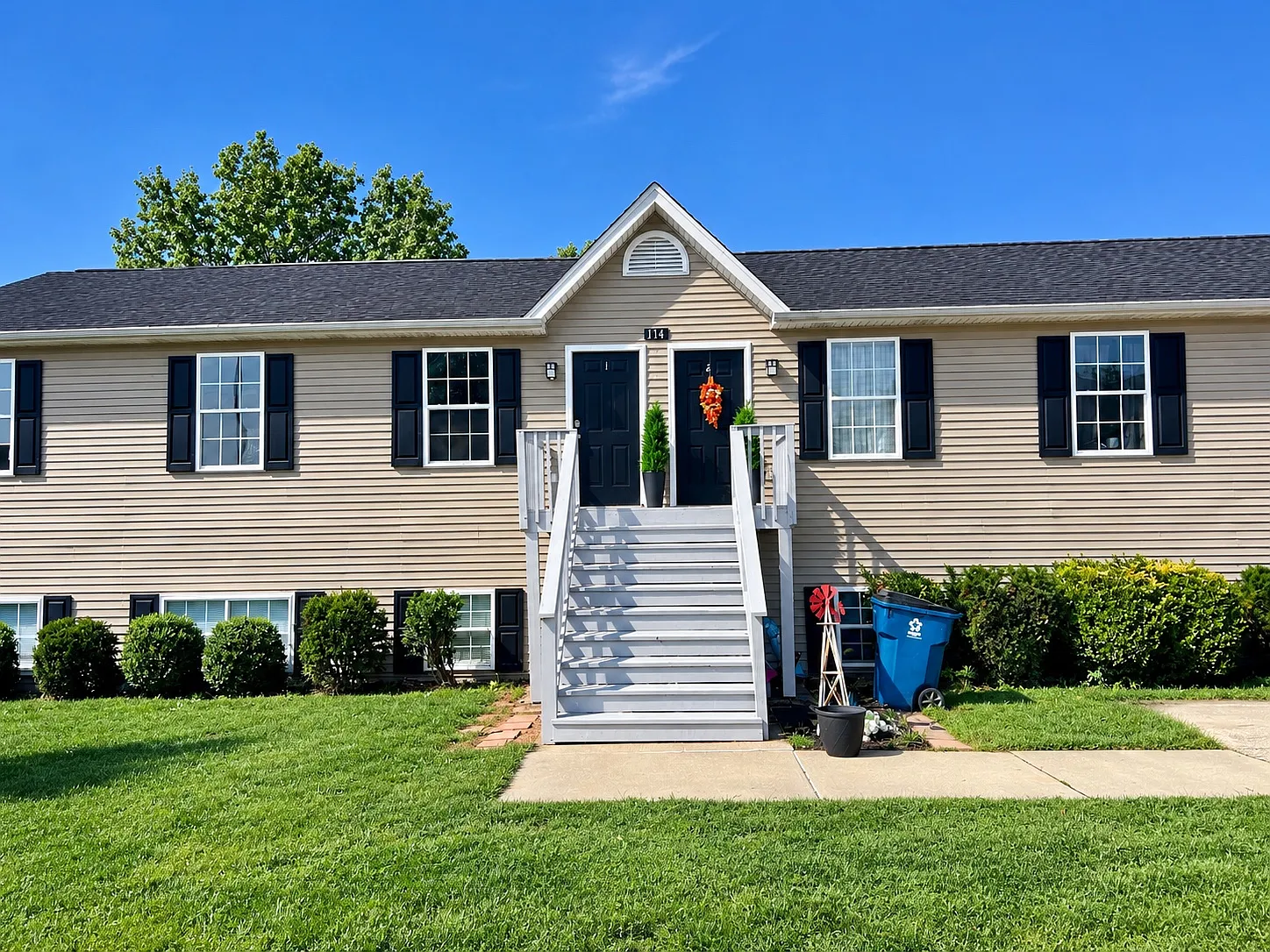 3 bed, $1,195 — Photo 1