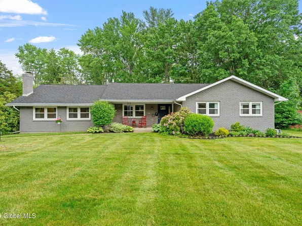 2178 Appletree Lane, Niskayuna, NY 12309