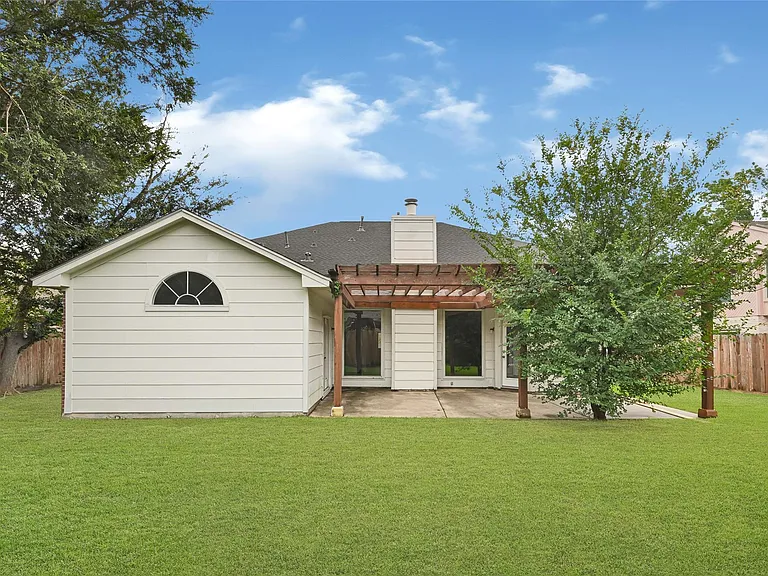 7915 Wolfield Ln — Photo 14