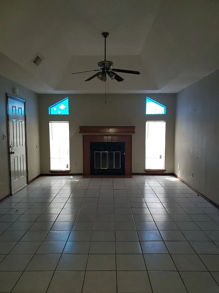 3 bed, 2.0 bath, $1,200 — Photo 1