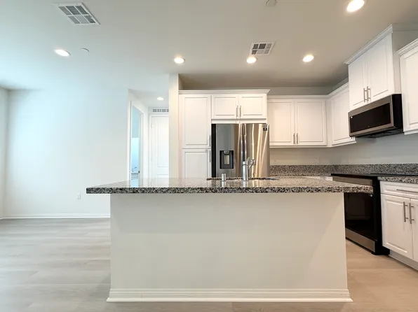 1673 W Bamboo Palm Dr #9, Anaheim, CA 92802