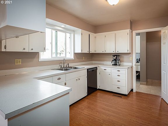 5th image of 105 NW 338th Ave