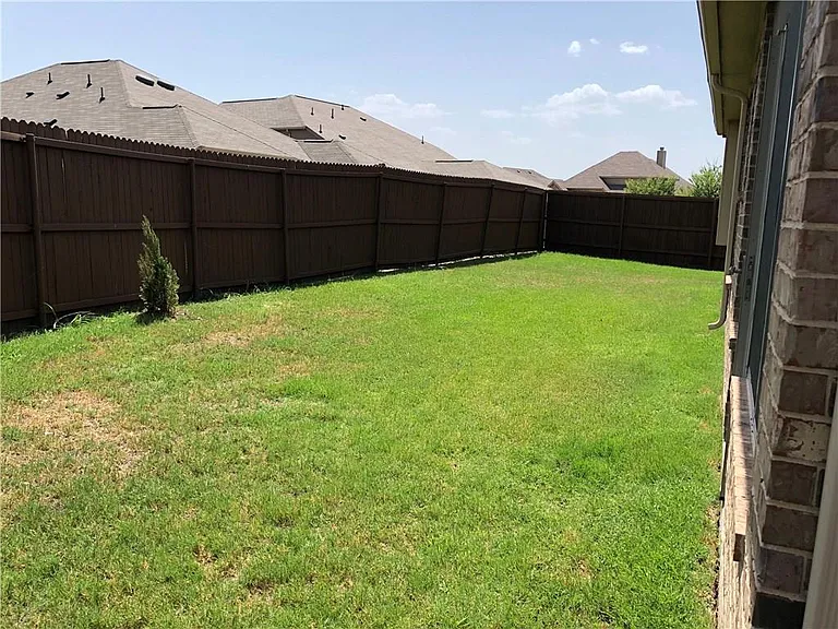 16304 Dry Creek Blvd — Photo 22