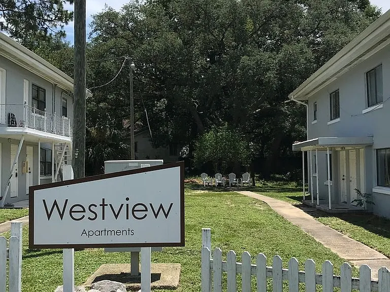 154 Westview Ave — Photo 2