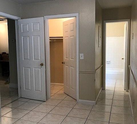 3rd image of 1404 College Park Ct