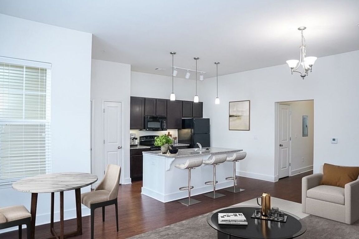 Amp - 2 BR/2BA - 1,170 sq ft