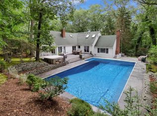 7 Shortwood Ln, Setauket, NY 11733