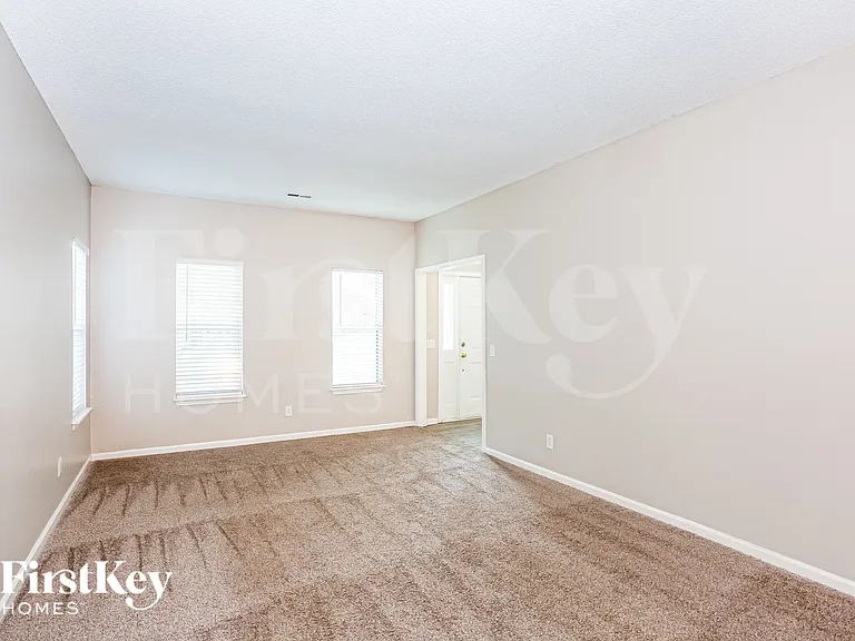 7031 Reedy Creek Rd — Photo 6