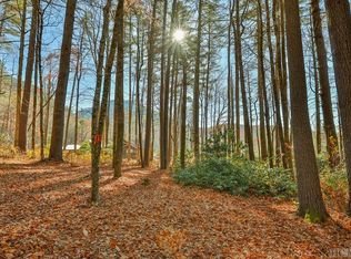 80 Flagstone Rd, Cashiers, NC 28717