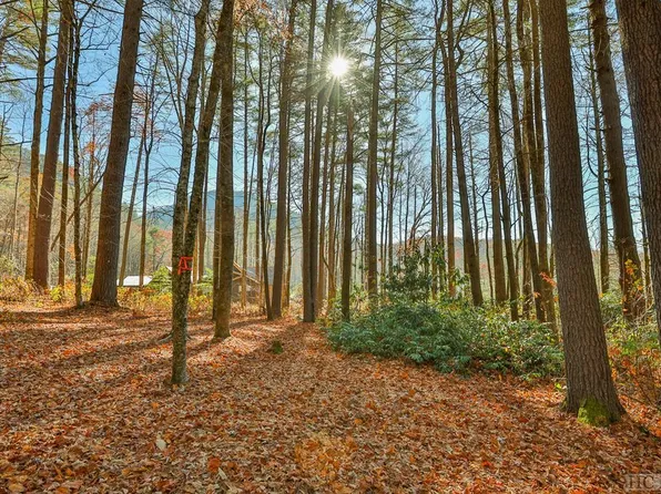 80 Flagstone Road, Cashiers, NC 28717