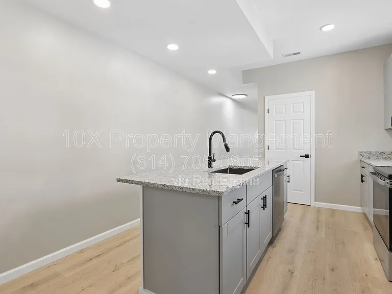 1209 E Whittier St #E — Photo 7