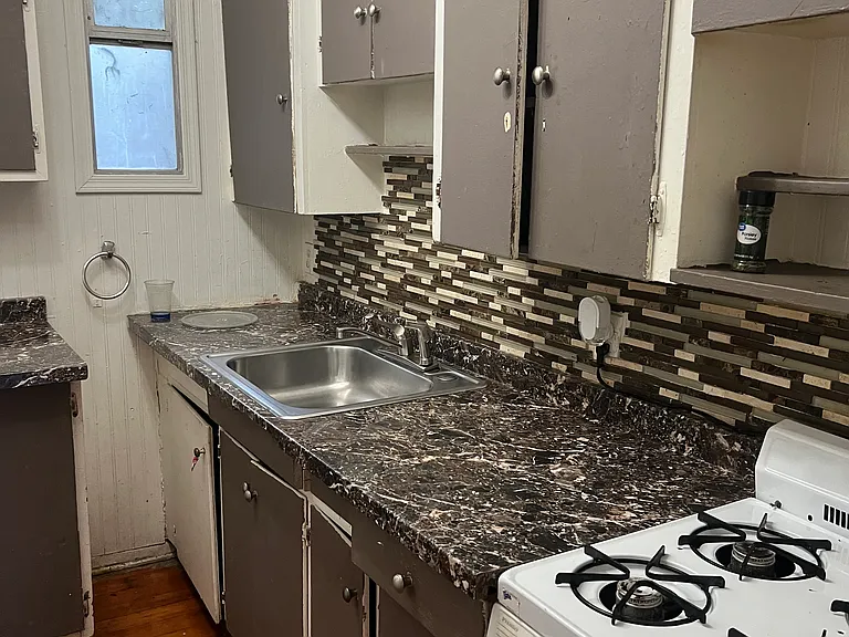 2401 W Devonshire Ave #2 — Photo 3