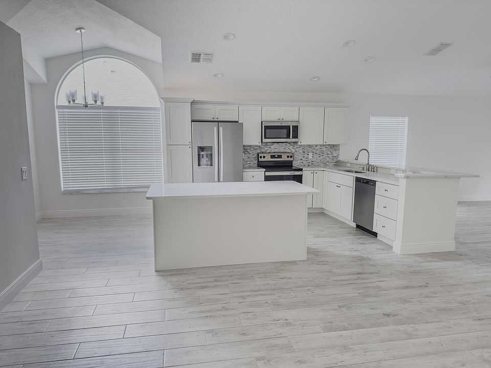 1st image of 732 Magnolia Creek Cir