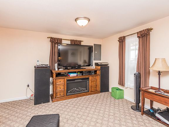 4th image of 1217 Katy Ln