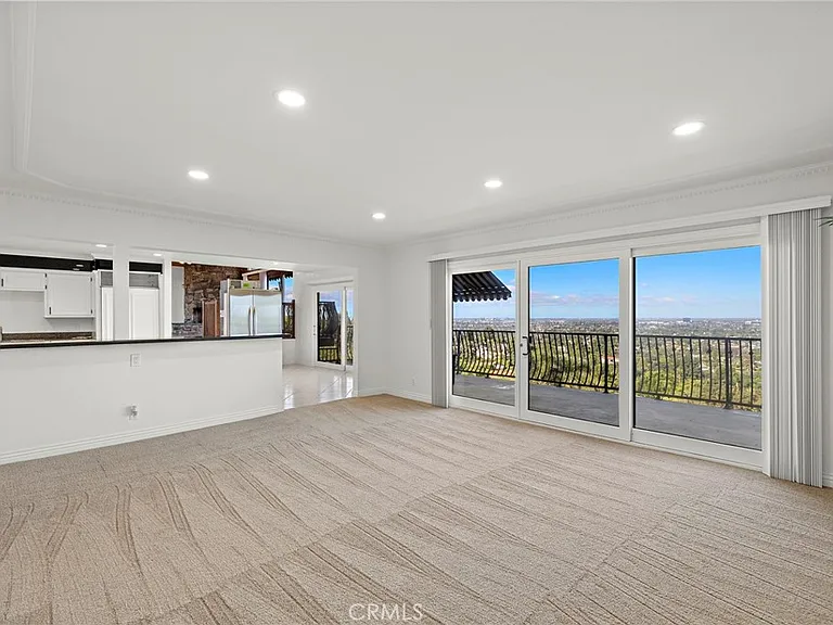 11393 La Vereda Dr — Photo 3