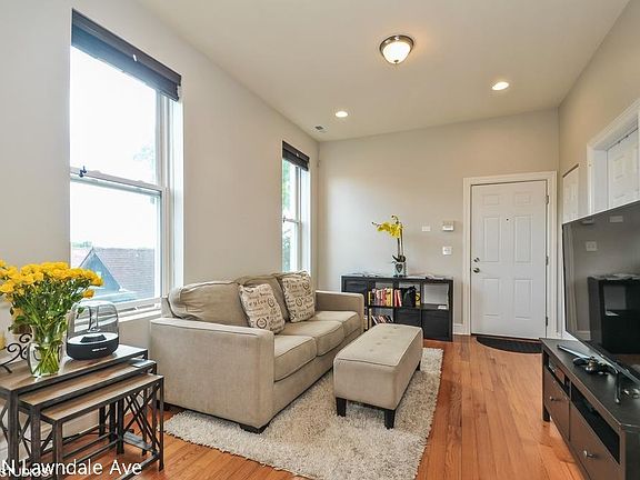 2nd image of 1841 N Lawndale Ave #1323
