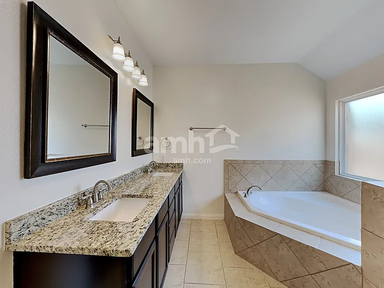 7913 Oxbow Way — Photo 12