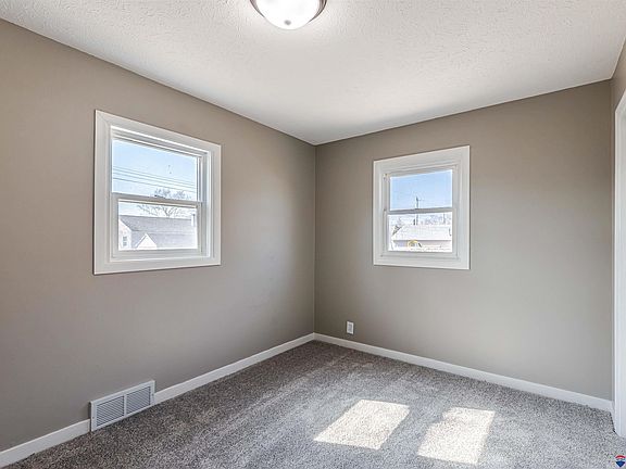 2nd image of 907 W 31st Ave