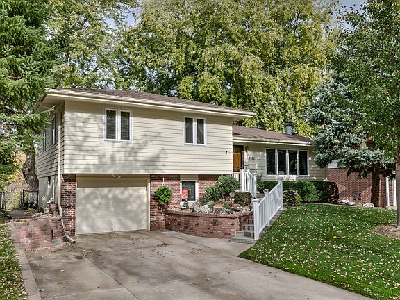 2nd image of 8722 Lakeview Dr