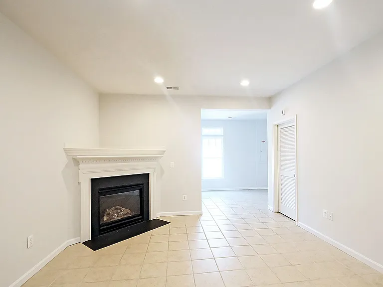 914 Bing Ln — Photo 18