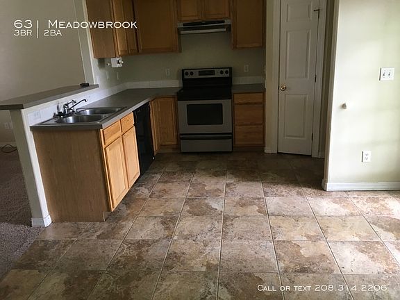 4th image of 631 Meadowbrook Dr