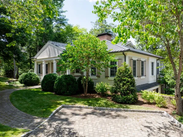 176 Walnut Pl, White Sulphur Springs, WV 24986