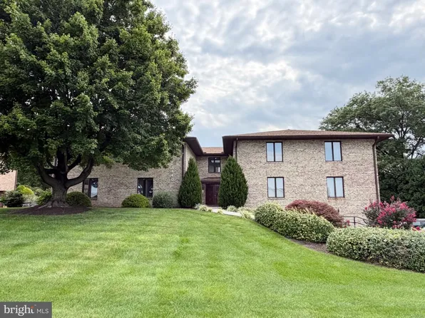 5840 Fairway Dr W #1, Fayetteville, PA 17222