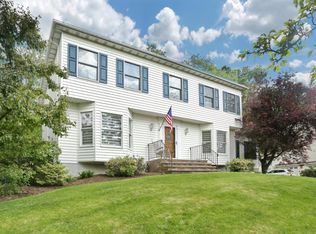 133 Oweno Rd, Mahwah, NJ 07430